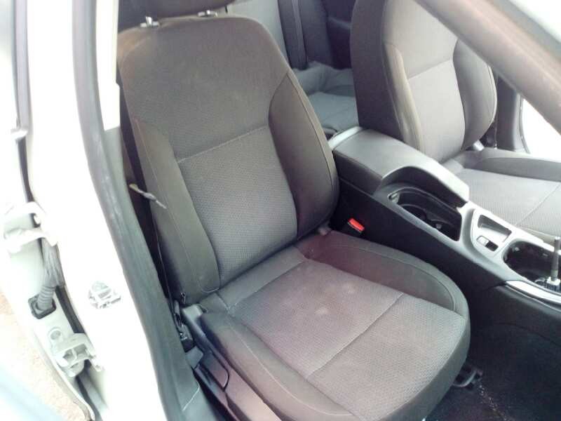 opel insignia berlina del año 2013