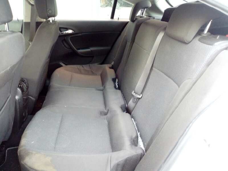 opel insignia berlina del año 2013