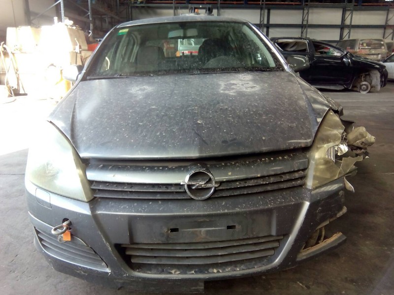 opel astra h berlina del año 2004