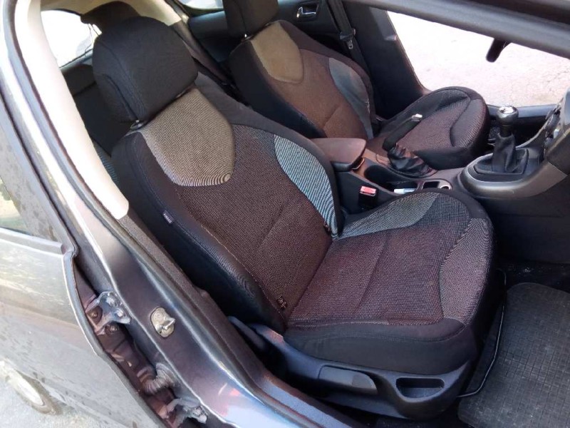 peugeot 308 del año 2008
