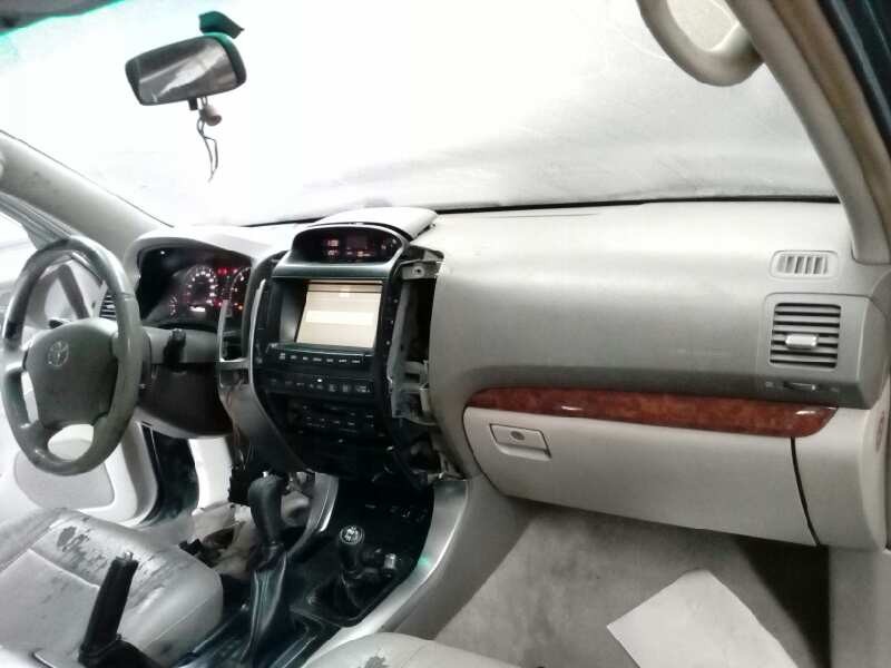 toyota land cruiser (j12) del año 2004