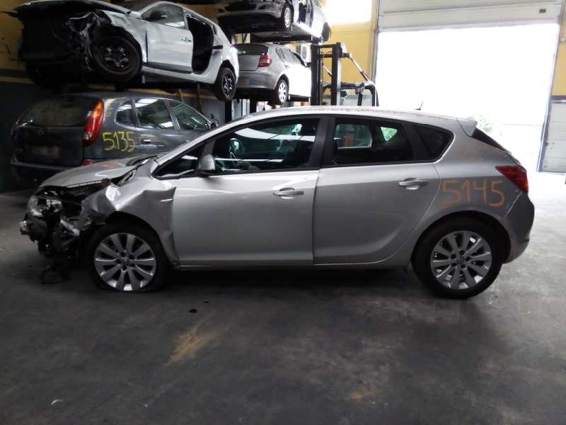 opel astra j lim. del año 2009