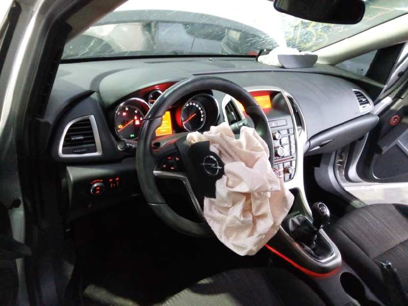 opel astra j lim. del año 2009