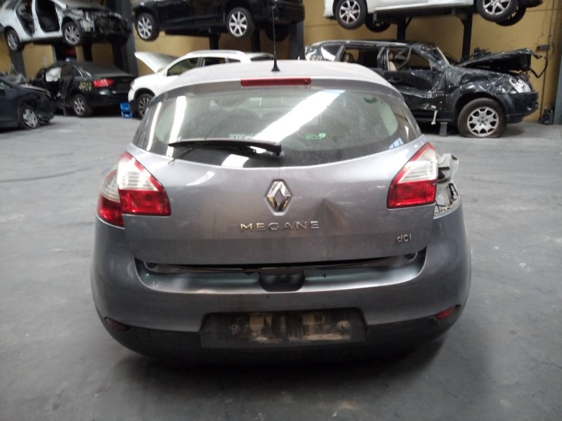 renault megane iii berlina 5 p del año 2010