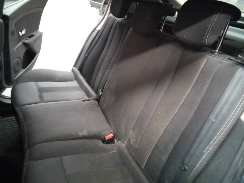 renault megane iii berlina 5 p del año 2010
