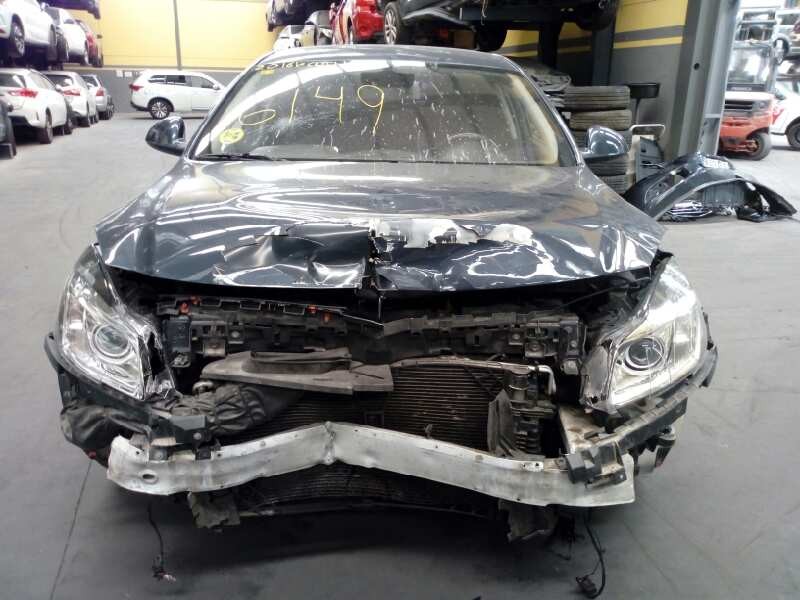 opel insignia berlina del año 2011