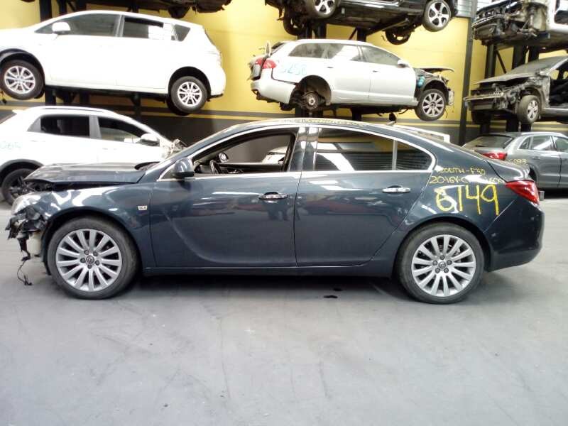 opel insignia berlina del año 2011