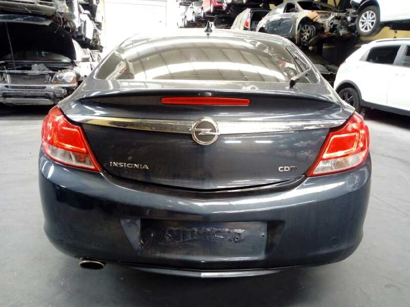 opel insignia berlina del año 2011