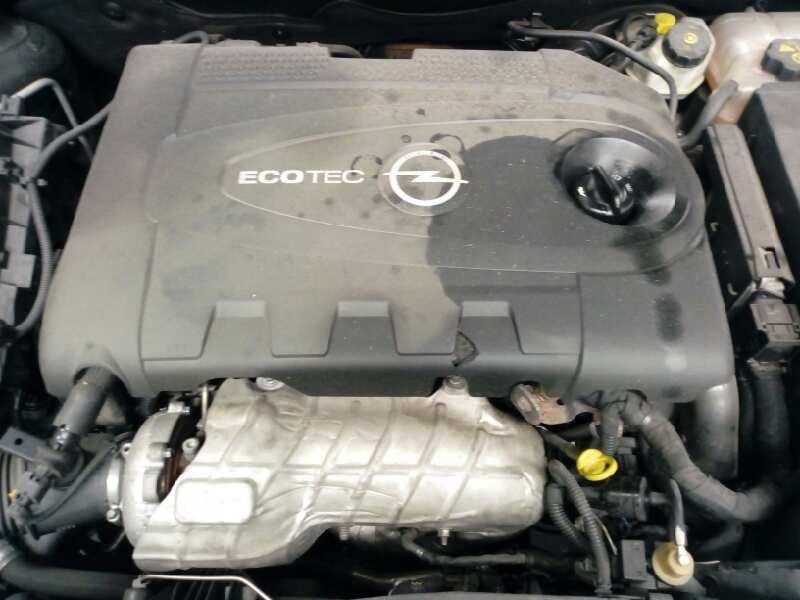 opel insignia berlina del año 2011