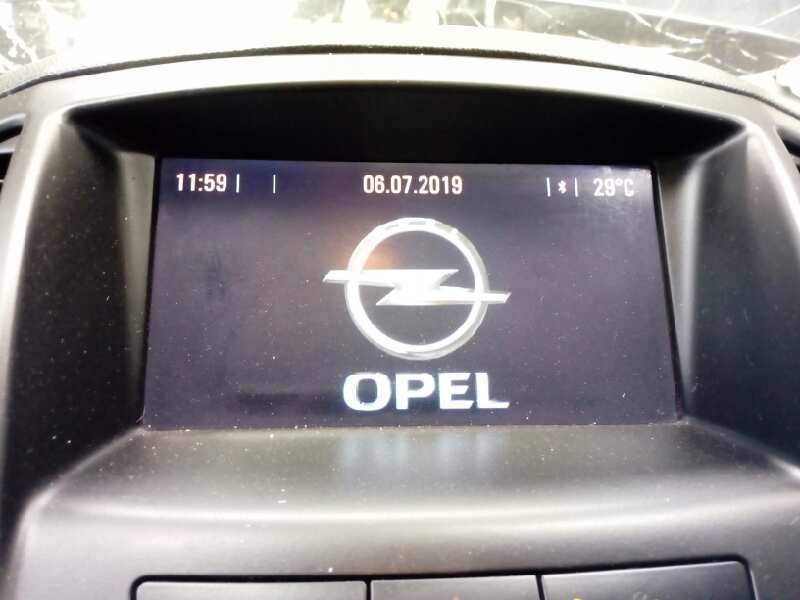 opel insignia berlina del año 2011