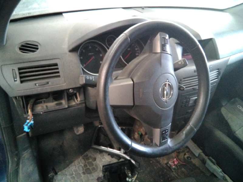 opel astra h berlina del año 2005