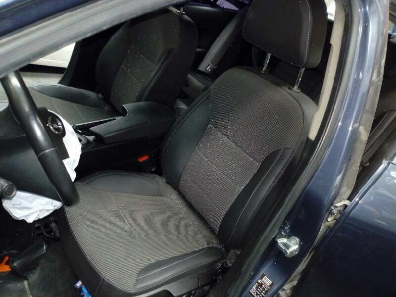opel insignia berlina del año 2011