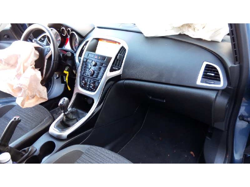 opel astra j lim. del año 2014