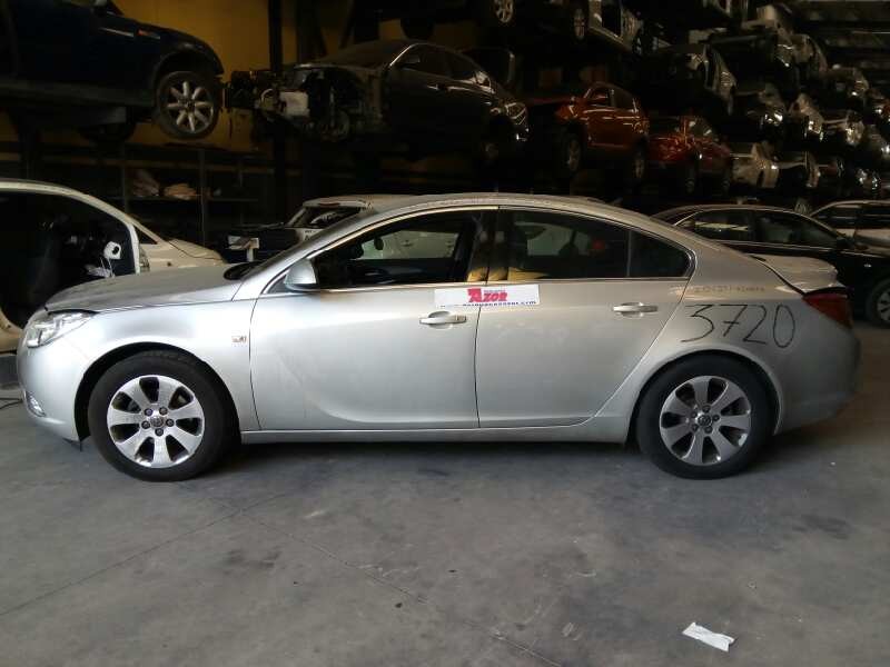 opel insignia berlina del año 2011