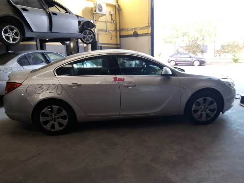 opel insignia berlina del año 2011