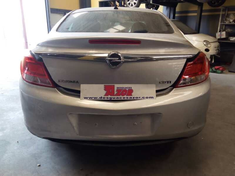 opel insignia berlina del año 2011