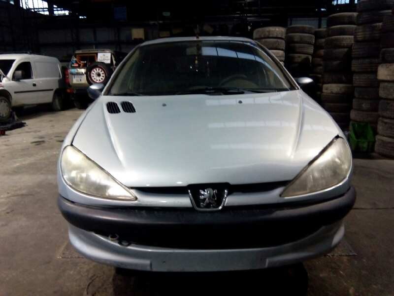 peugeot 206 berlina del año 2003