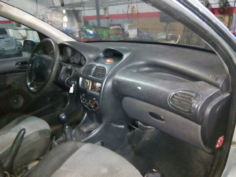 peugeot 206 berlina del año 2003