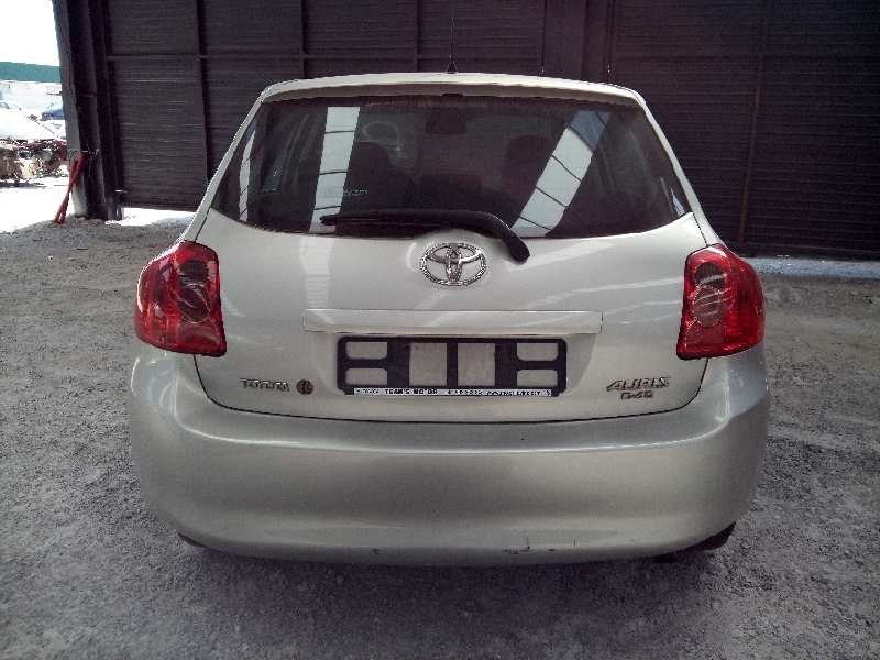 toyota auris del año 2007