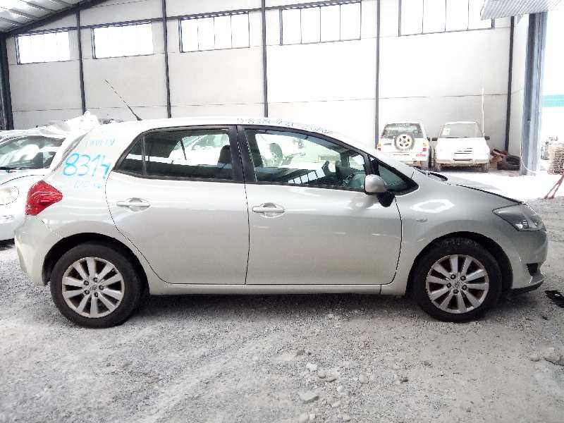 toyota auris del año 2007