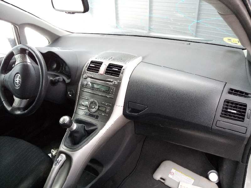 toyota auris del año 2007