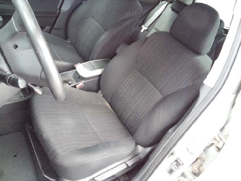 toyota auris del año 2007