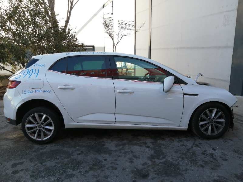 renault megane iv berlina 5p del año 2015