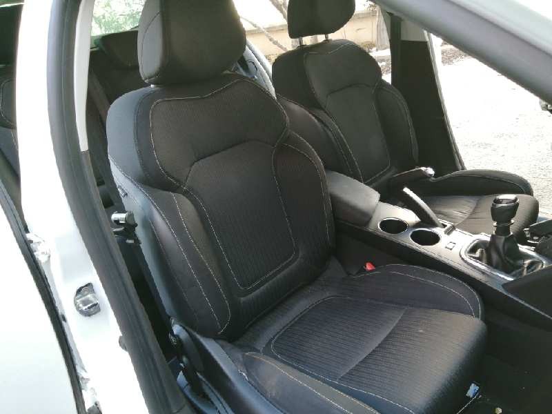 renault megane iv berlina 5p del año 2015