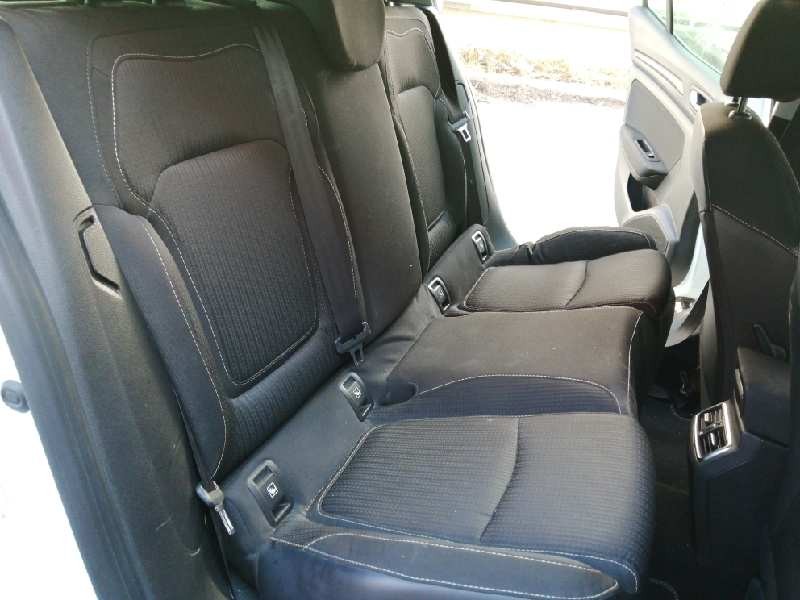 renault megane iv berlina 5p del año 2015