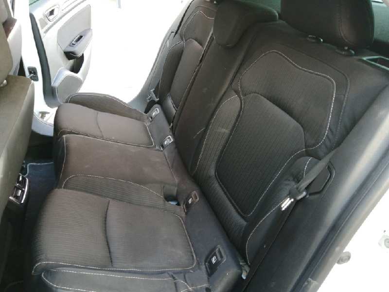 renault megane iv berlina 5p del año 2015