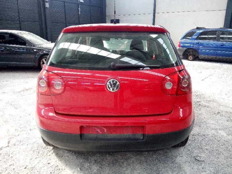 volkswagen golf v berlina (1k1) del año 2003