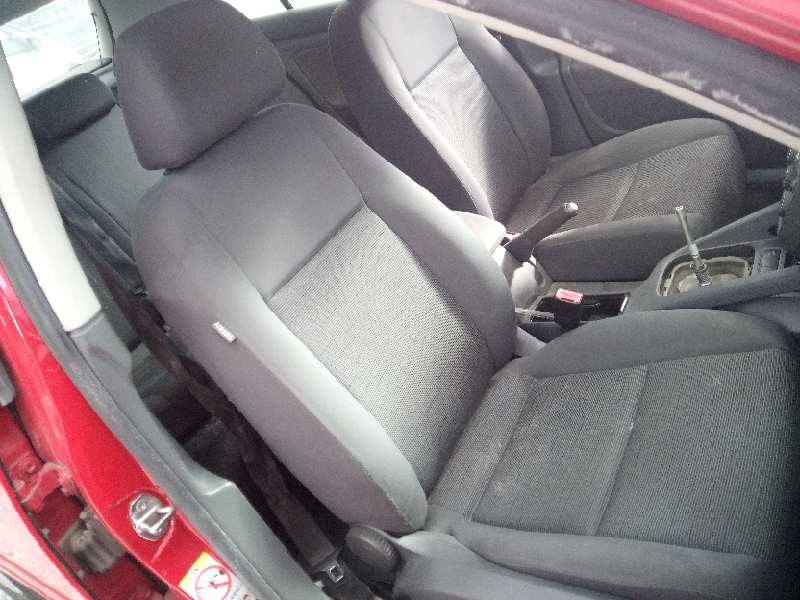 volkswagen golf v berlina (1k1) del año 2003