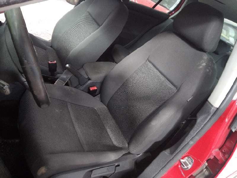 volkswagen golf v berlina (1k1) del año 2003
