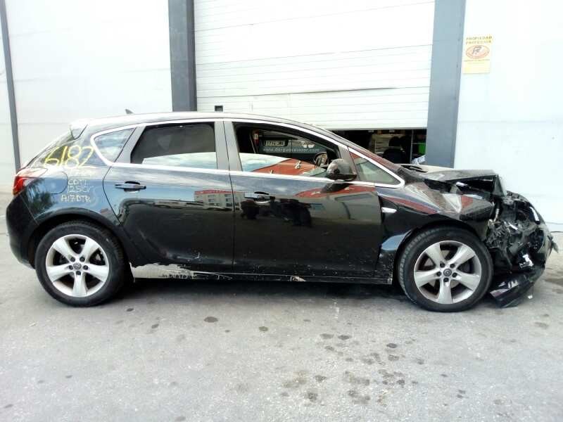 opel astra j lim. del año 2010