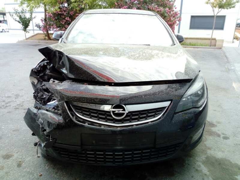 opel astra j lim. del año 2010