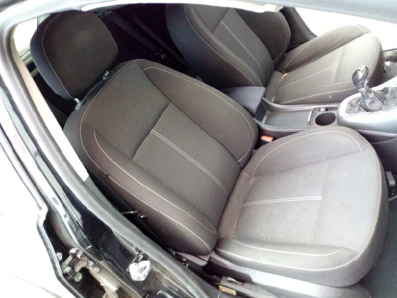 opel astra j lim. del año 2010