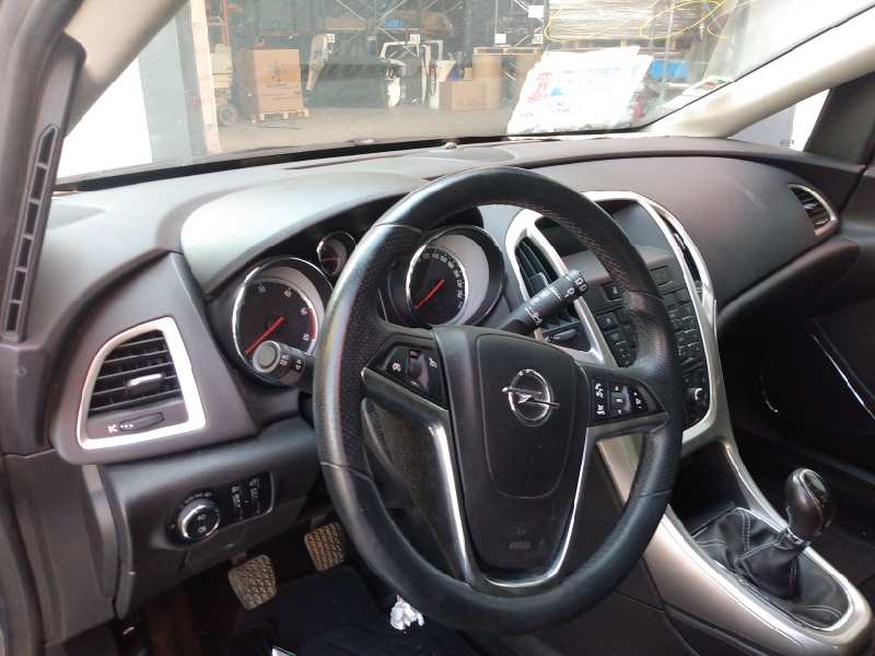 opel astra j lim. del año 2010