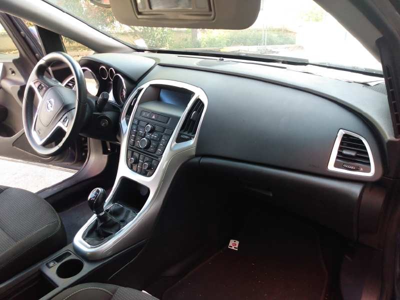 opel astra j lim. del año 2010