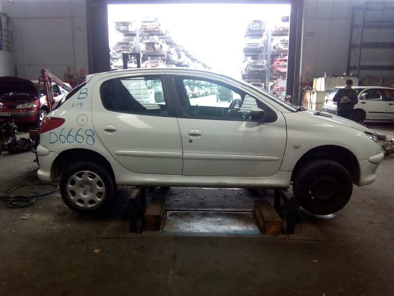 peugeot 206 berlina del año 2005