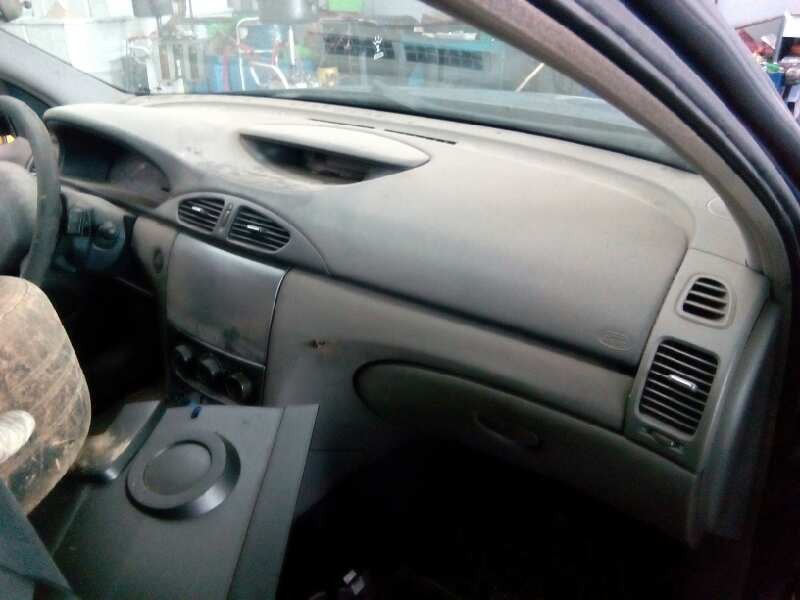 renault laguna ii (bg0) del año 2001