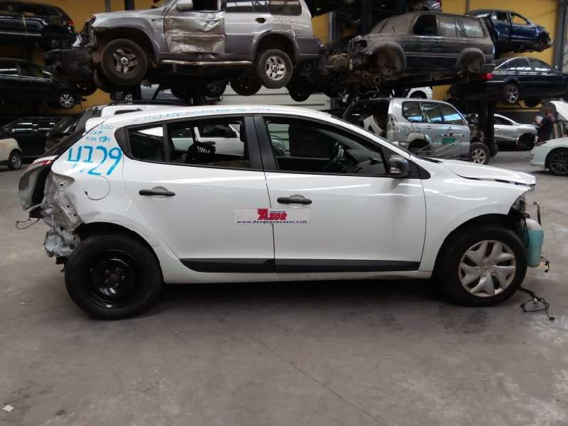 renault megane iii berlina 5 p del año 2013