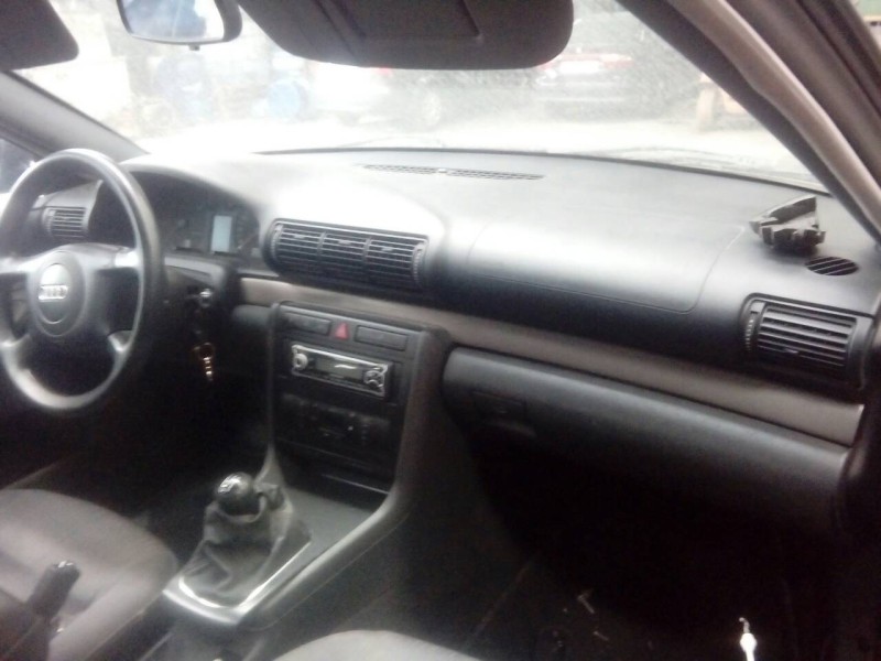 audi a4 berlina (b5) del año 2000