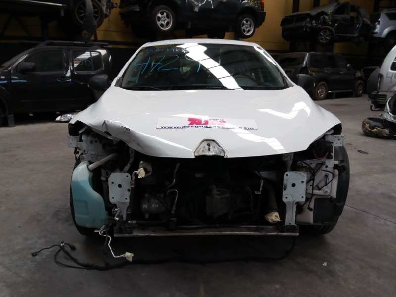 renault megane iii berlina 5 p del año 2013
