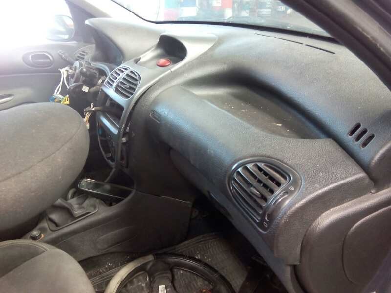 peugeot 206 berlina del año 2006