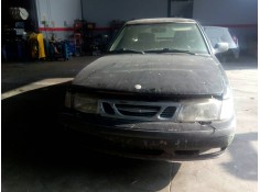 saab 9-3 berlina del año 2001 2