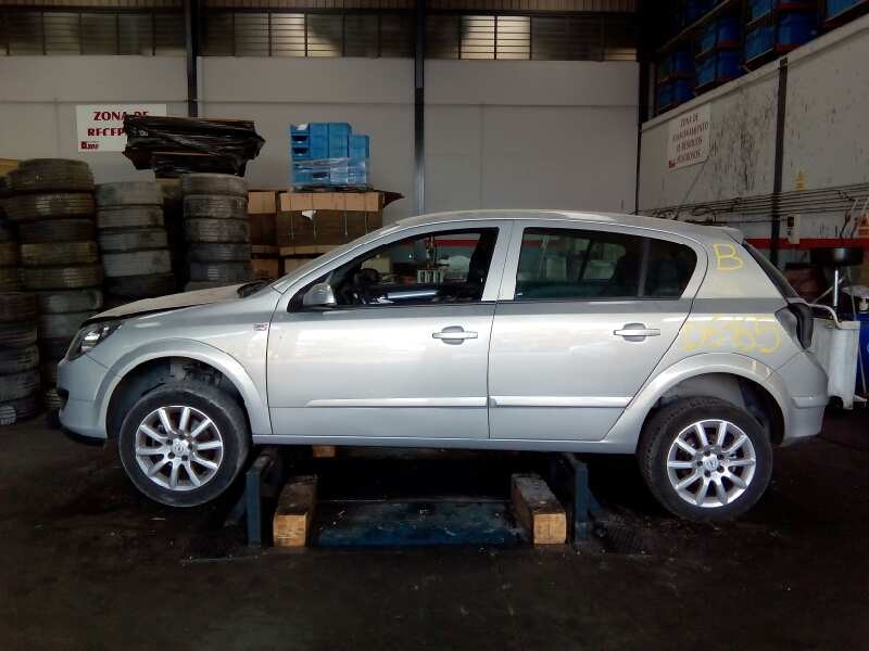opel astra h berlina del año 2006