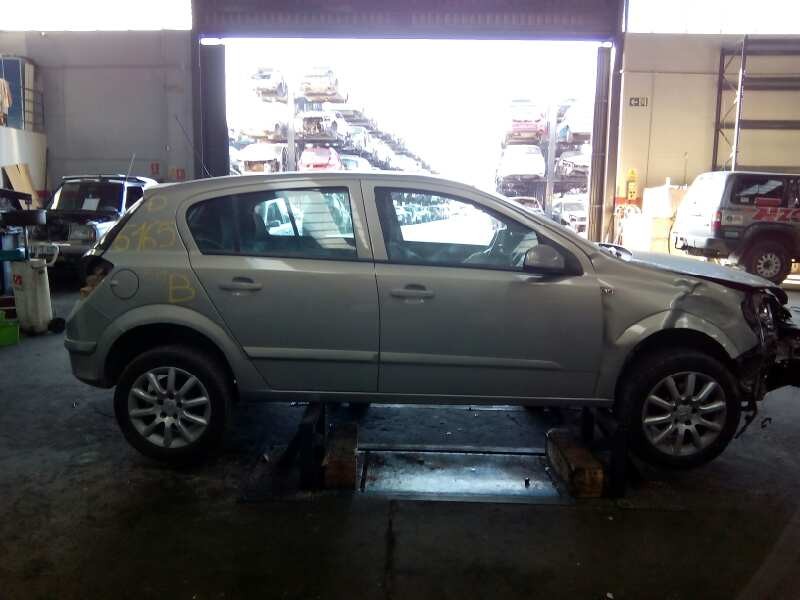 opel astra h berlina del año 2006