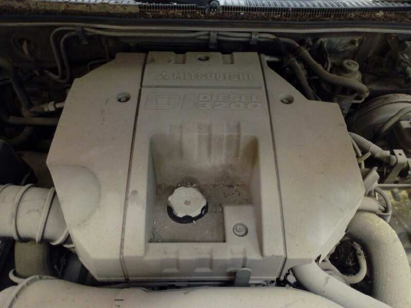 mitsubishi montero (v60/v70) del año 2001