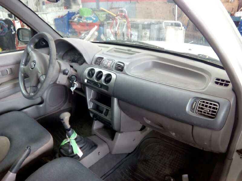 nissan micra (k11) del año 2001