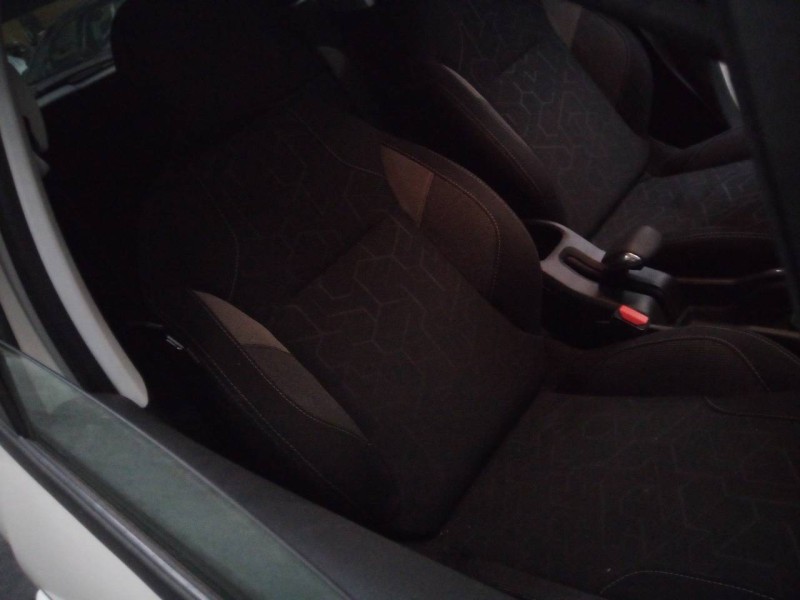 peugeot 2008 (--.2013) del año 2016